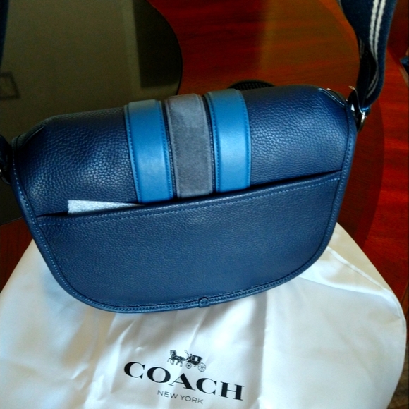 Coach Hitch Crossbody Bag - Picture 1 of 3